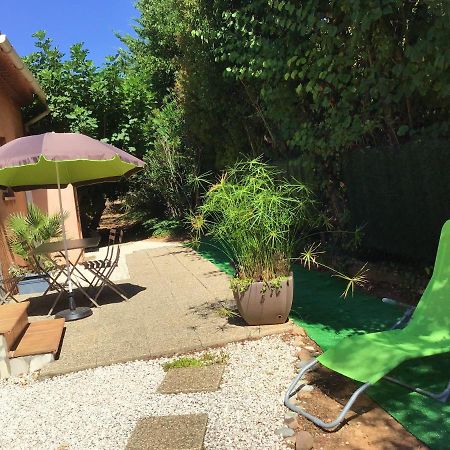 Charmant Appartement A Le Muy Avec Terrasse Et Jardin Zewnętrze zdjęcie