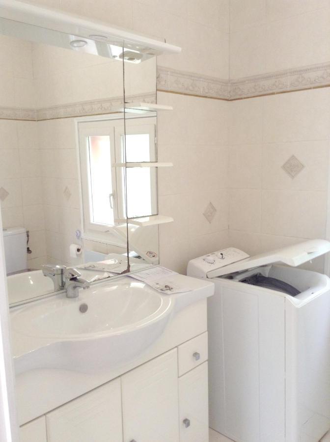 Charmant Appartement A Le Muy Avec Terrasse Et Jardin Zewnętrze zdjęcie